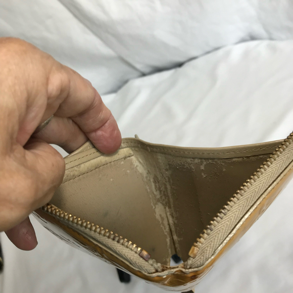 Louis Vuitton Yellow Vernis Patent Leather Bifold Zip Around Wallet - Picture 8 of 11